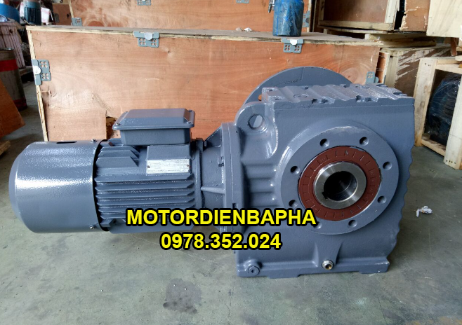 Đặc điểm motor giảm tốc tải nặng