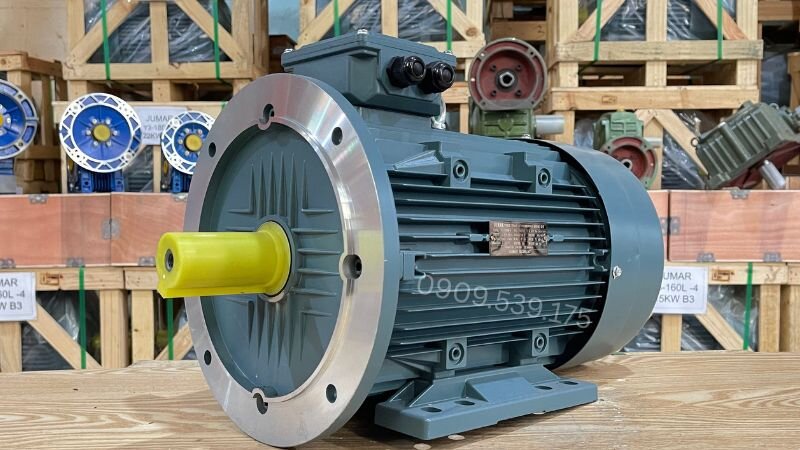 Motor không chổi than công suất lớn hoạt động mượt mà, ít tiếng ồn và giúp tiết kiệm điện năng trong quá trình vận hành liên tục.
